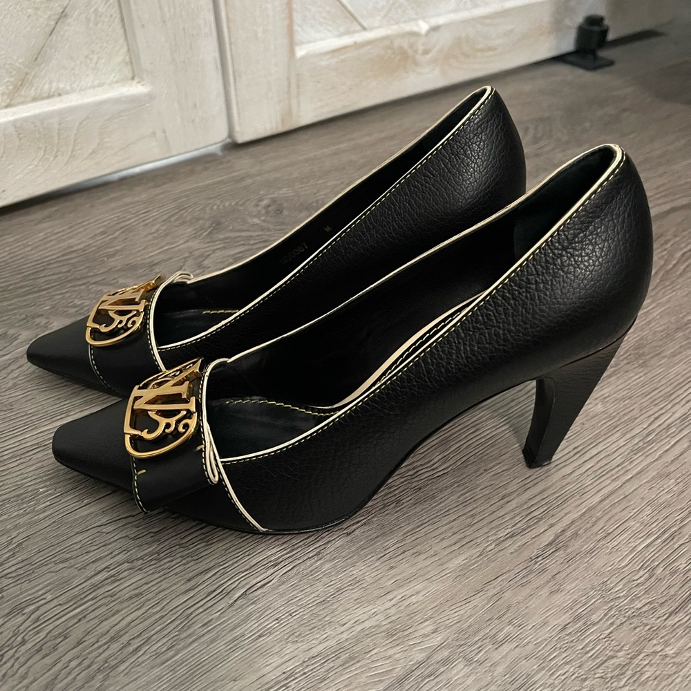 Louis Vuitton Suhali Leather Pump - Picture 2 of 5